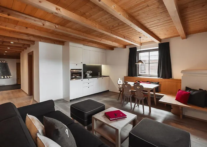 Zin Senfter Residence